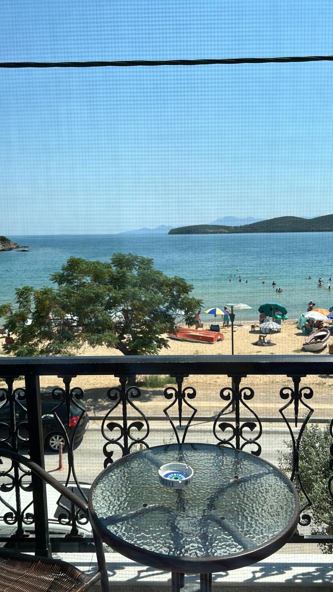 Апартаменти E & F Sea View Flat Неа-Перамос Екстер'єр фото
